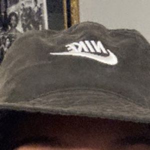 Meet your Posher, Shelly